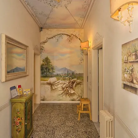 Pensionat La Casa Di Ugo 3*