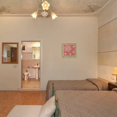 Pensionat La Casa Di Ugo 3*