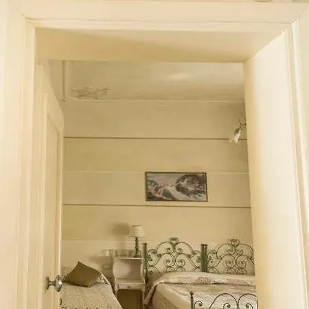 Pensionat La Casa Di Ugo 3*
