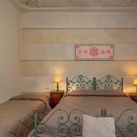 Guest house La Casa Di Ugo 3*